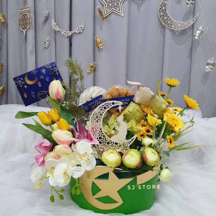 

Rangkaian bunga kue kering parcel lebaran idul fitri hampers
