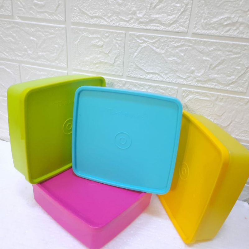 large square away 1 set