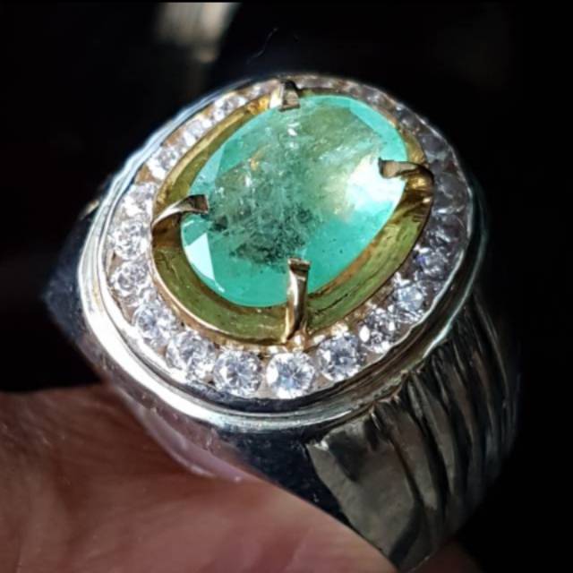 Cincin jamrud columbia