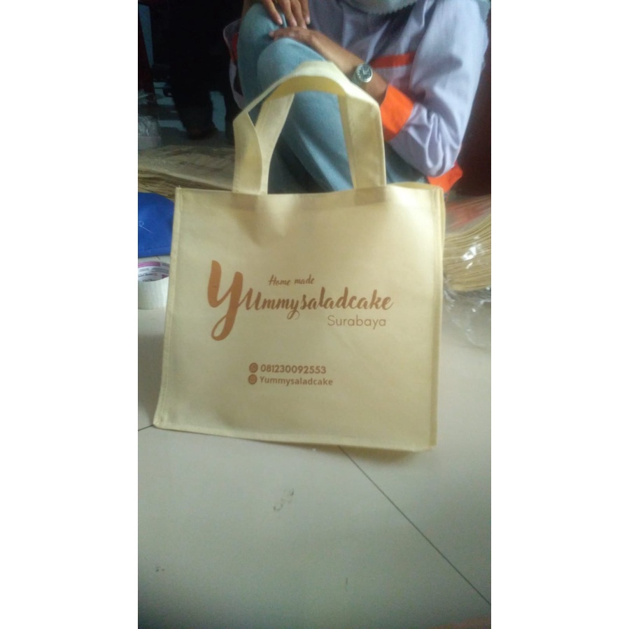 

[12x12 tinggi 15/20/30] [11x11 tinggi 21] [10x10 tinggi 30] Tas Spunbond Sablon 1 sisi 1 warna