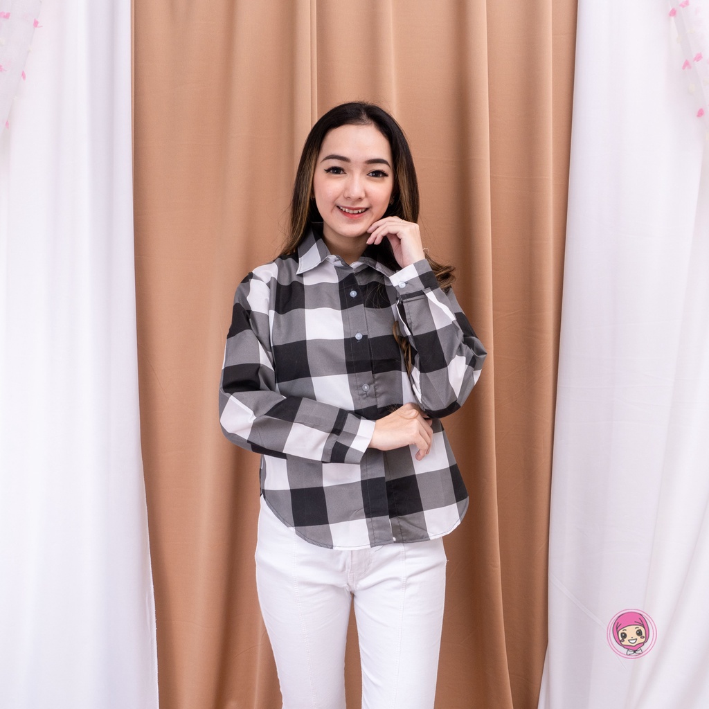 Sunday Flanel Shirt - Kemeja Wanita Flanel Tartan Kotak - Kotak-HITAM