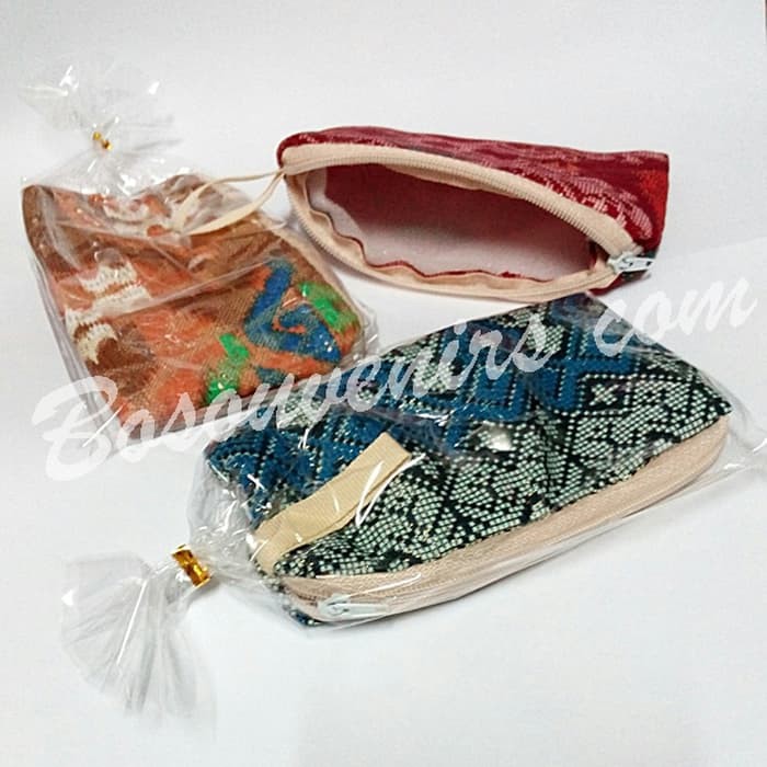SOVENIR SOFENIR souvenir pernikahan Dompet Batik Sleting harga grosir