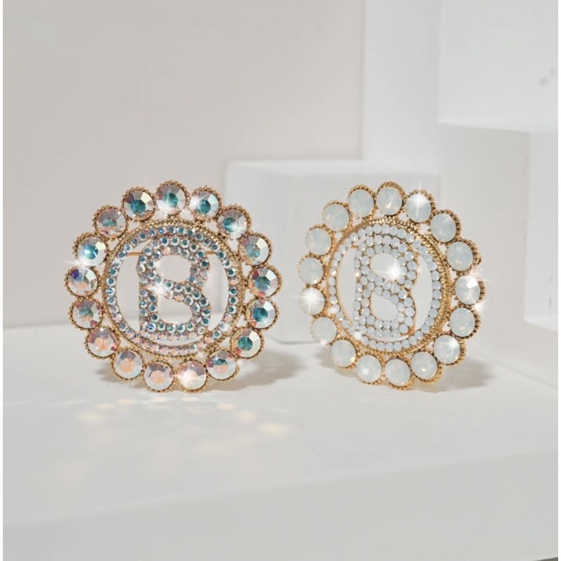 Buttonscarves Sara Brooch