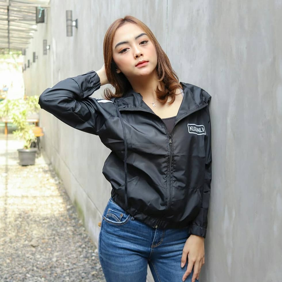 Kuxu Jaket - Jaket Parasut Wanita