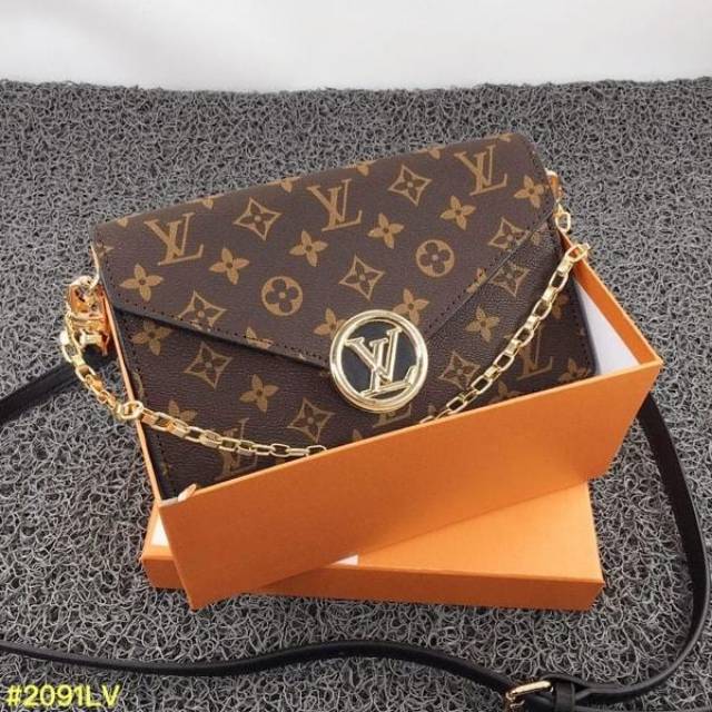 lv envelope bag