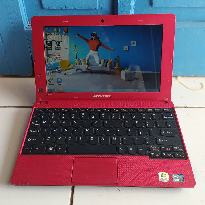 Lenovo S100 Warna Merah Netbook Notebook Second Bekas Murah RAM 2 GB