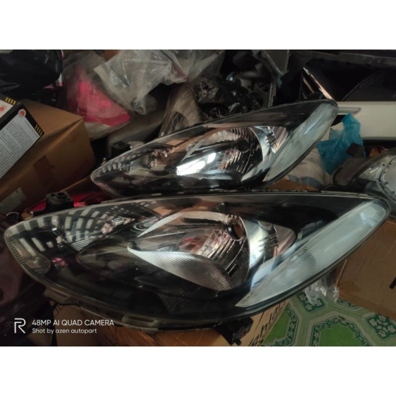 headlamp Mazda 2 2010