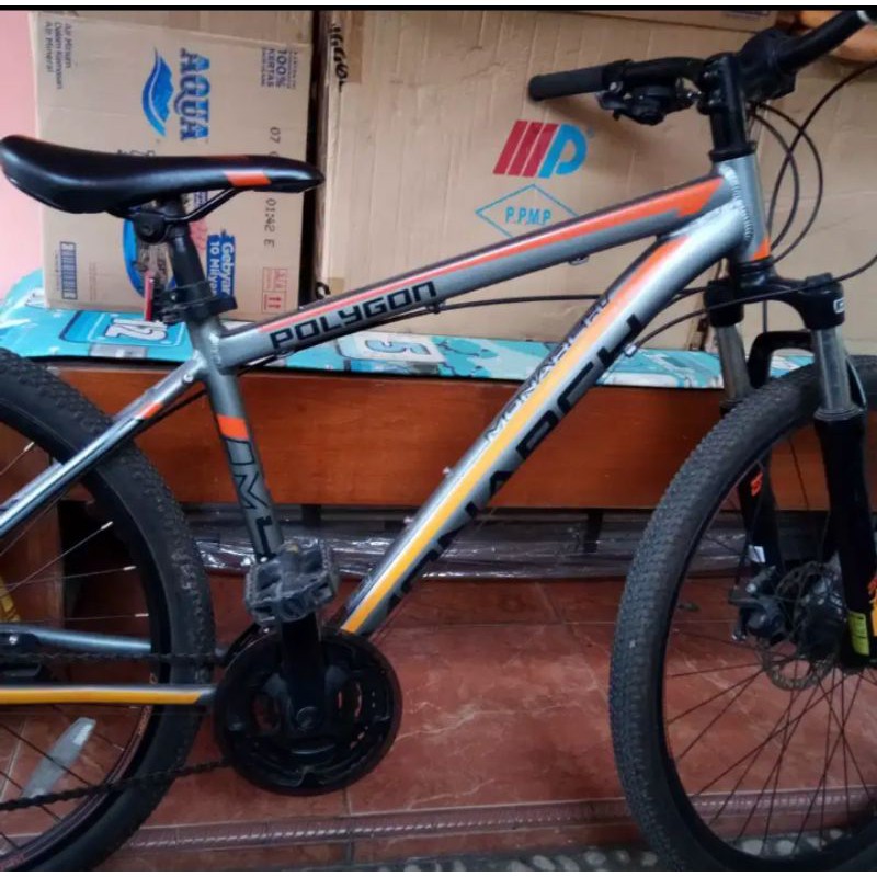 sepeda polygon monarch 4