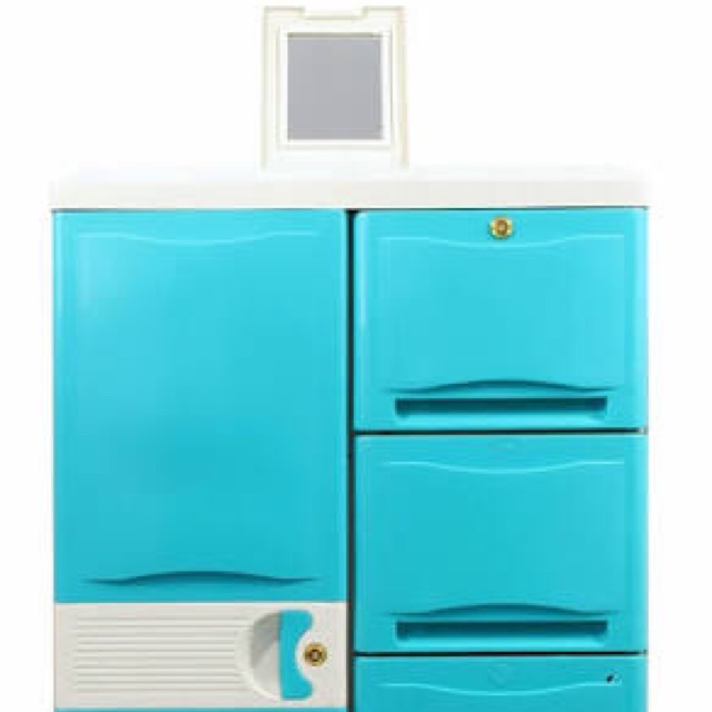 Lemari Pakaian Rovega