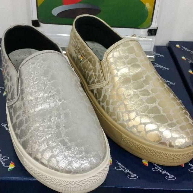 Sepatu casual cewek Arnold Palmer