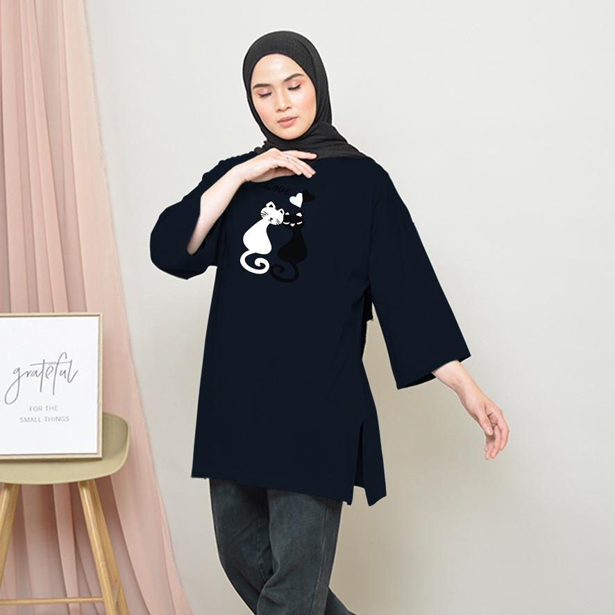 KAOS OVERSIZE TOP HIJAB WANITA MEOW 2 / OVERSIZE SLIT BLOUSE