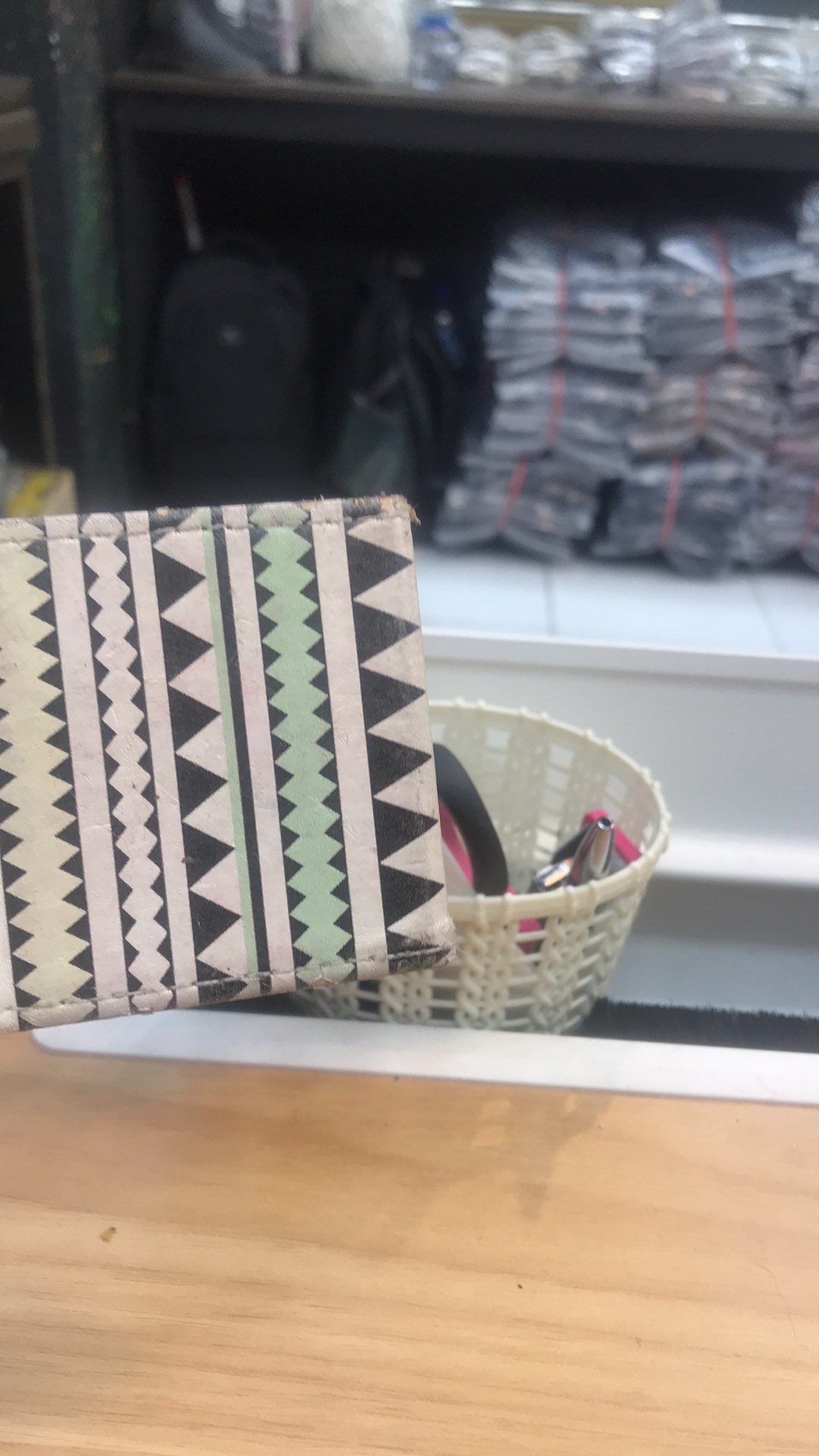 Baygon Anti Nyamuk & Kecoa  Jumbo 650ml+semprotan