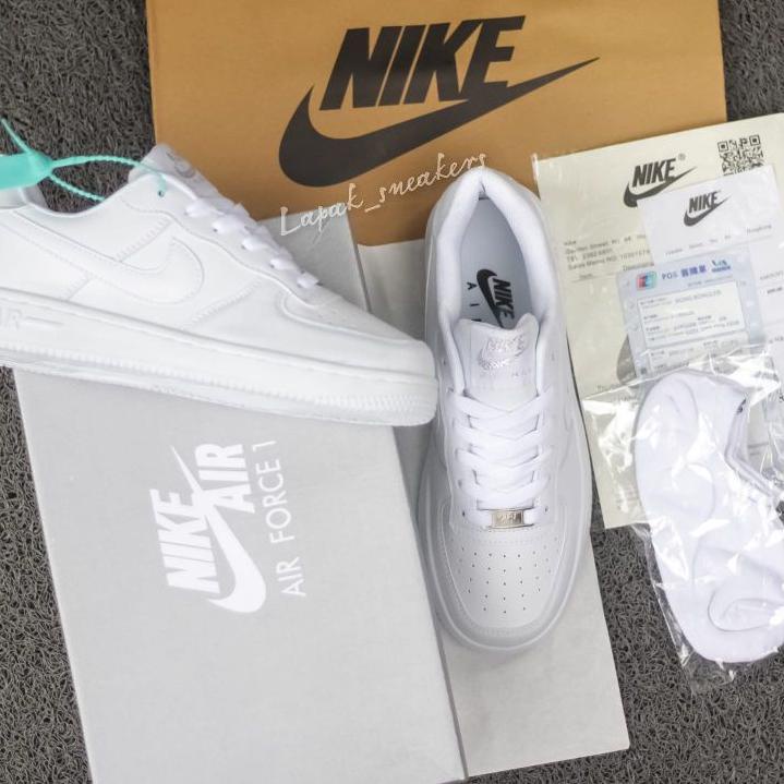 Sudah READY.. IMPORT PREMIUM SEPATU SNEAKERS PUTIH PRIA NIKE AIR FORCE 1 07 FULL WHITE GUM SEPATU PR