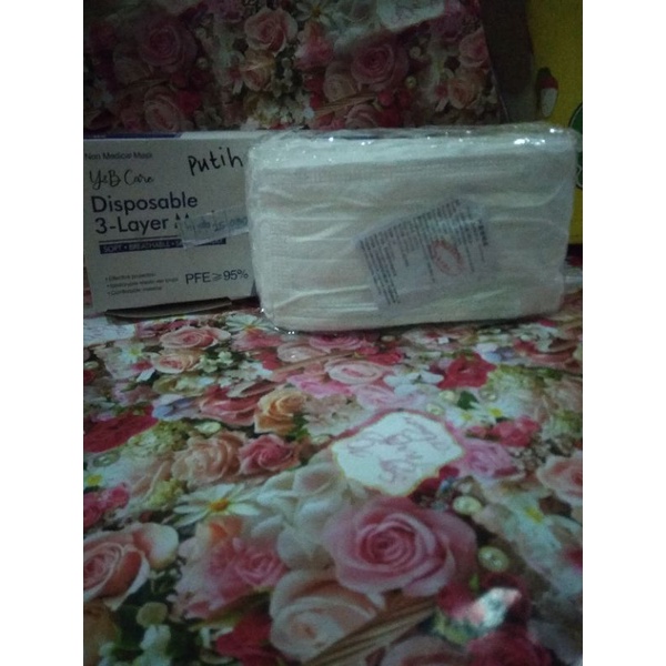 masker hijab putih y&b care