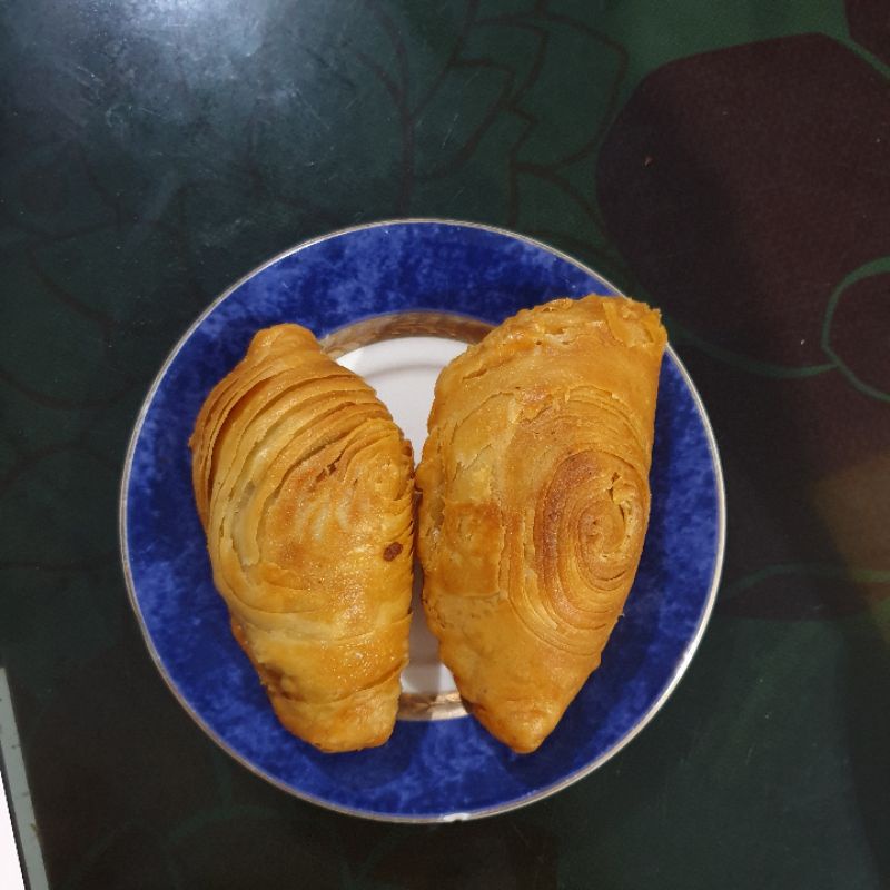 

pastel frozen renyah isi 6 pcs