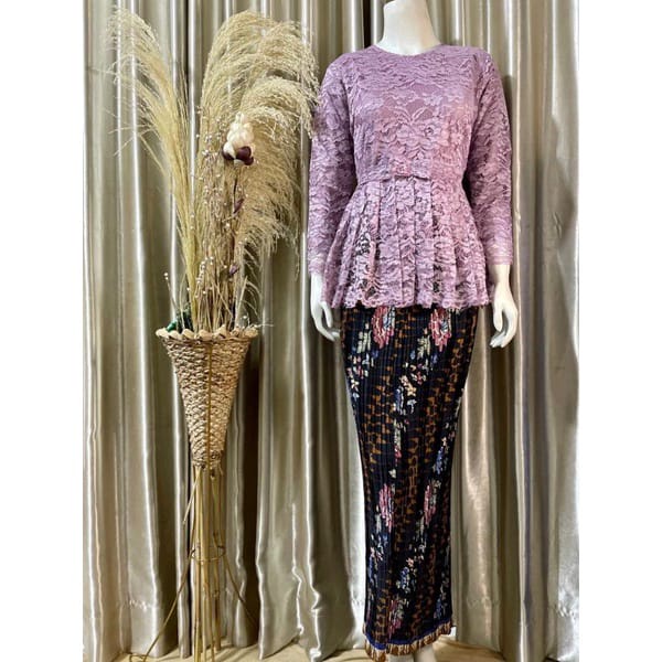 Setelan Kebaya Brukat Warna Lilac / Kebaya Brukat / Kebaya Pesta
