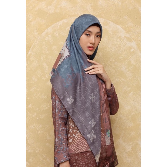 Astu Scarf Ria Miranda Signature