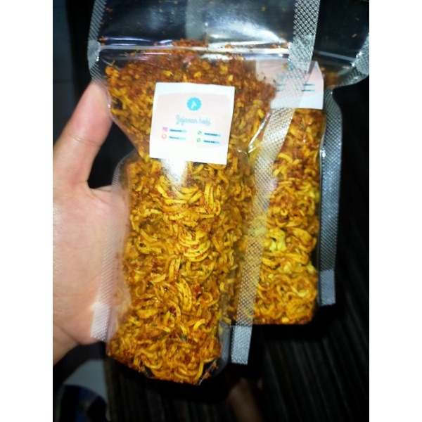 

MIE KRIUK / CEMILAN MIE / MIE KREMES / MIE PEDAS / CEMILAN MIE PEDAS