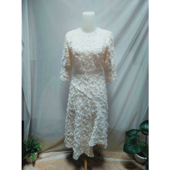 Dress Sultan Fuzzy Fur Putih