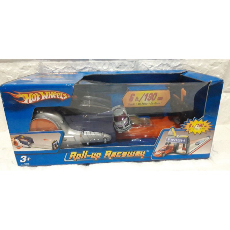 Hotwheels roll up raceway