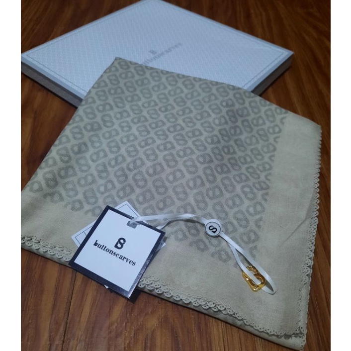 Buttonscarves tapis seed