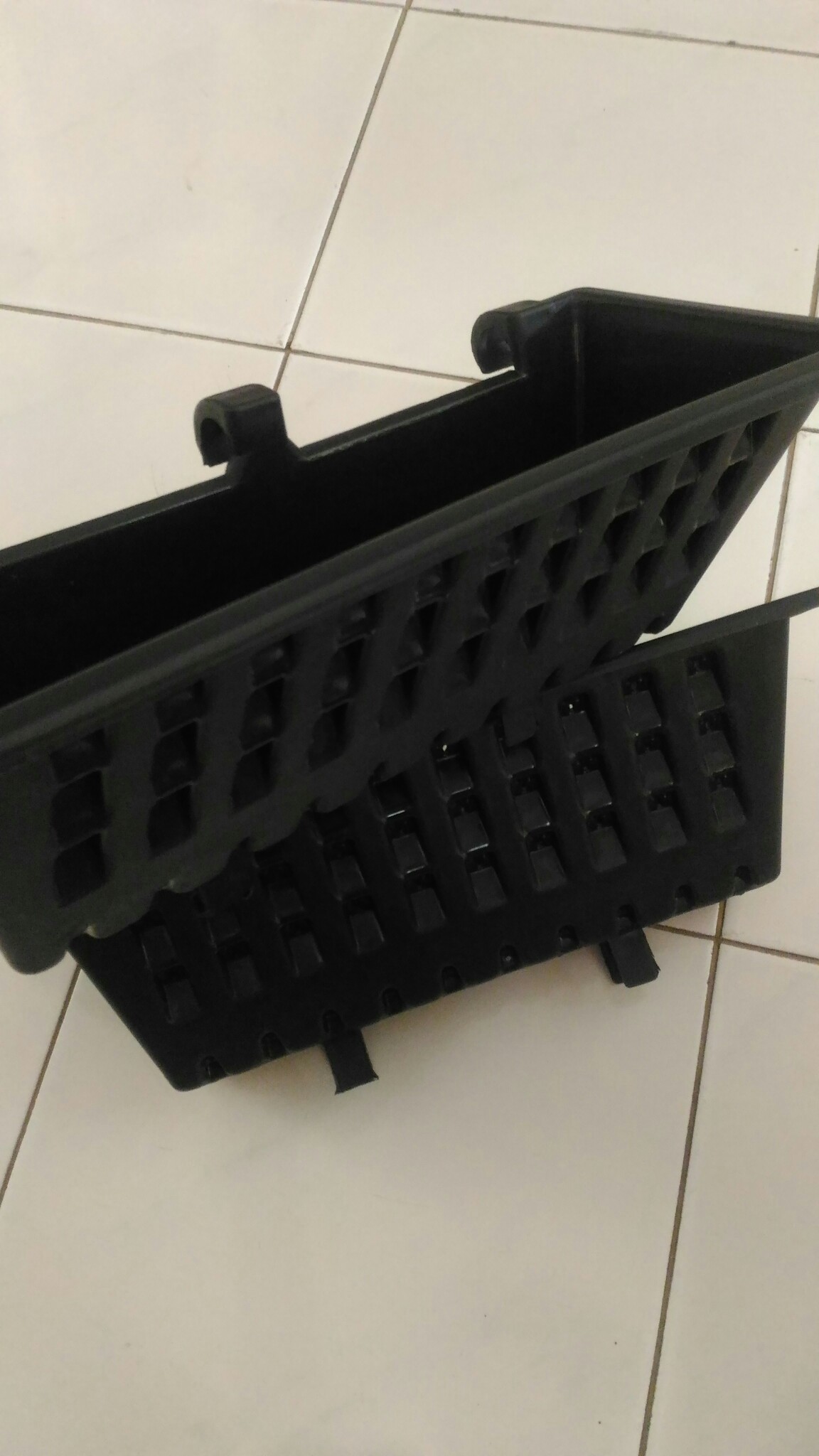 Pot Dinding Argo 04 Hitam Panjang 34cm