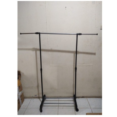 STAND HANGER BAJU 4 RODA