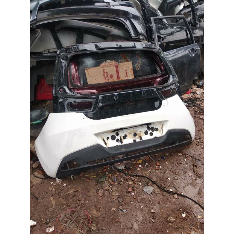 bumper belakang mazda 2 2012