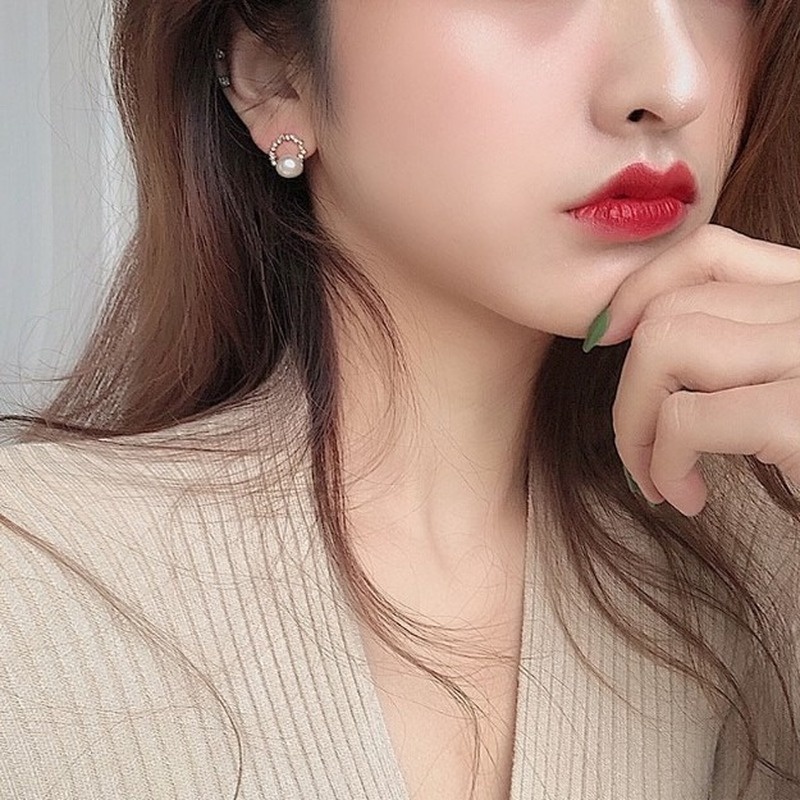 Korean geometric round pearl earrings small and simple diamond earrings