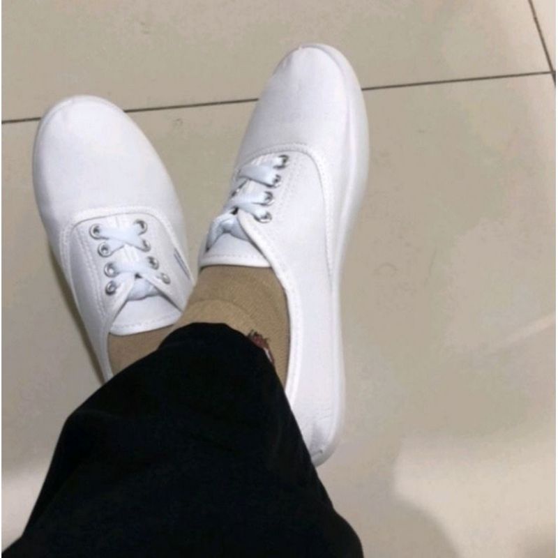 Sepatu Sneakers Wanita / Sepatu Lukis / Sepatu Putih / Sepatu Import/ SIZE 36- 40