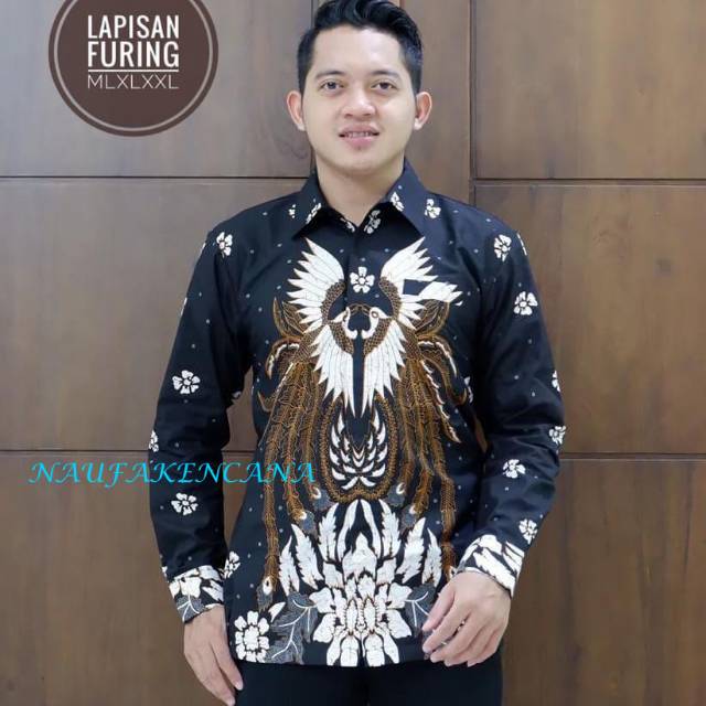 Batik kemeja pria berbahan dasar katun adem