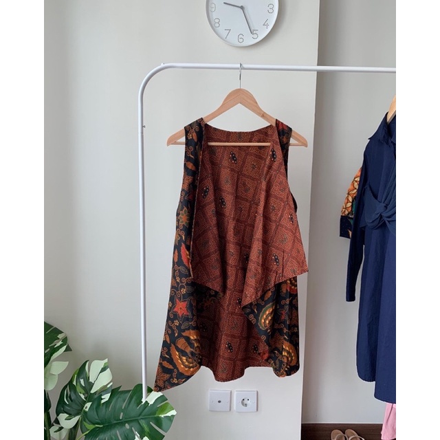 Preloved - Outer Batik