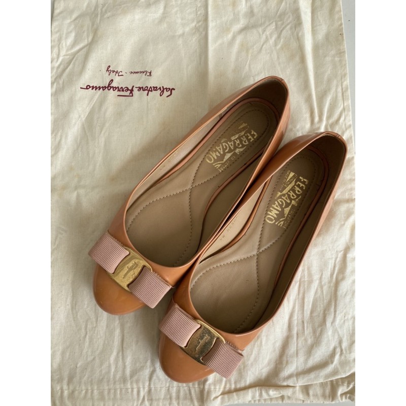 ferragamo flat shoes