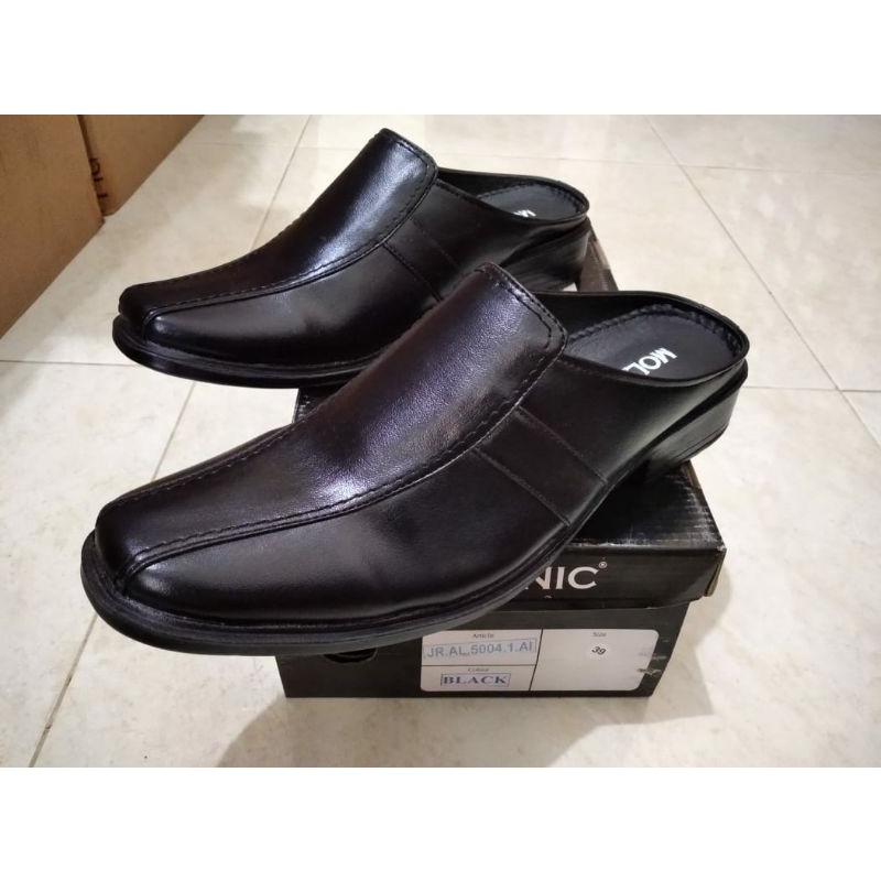 Size 39 MOLLINIC Bustong Pria