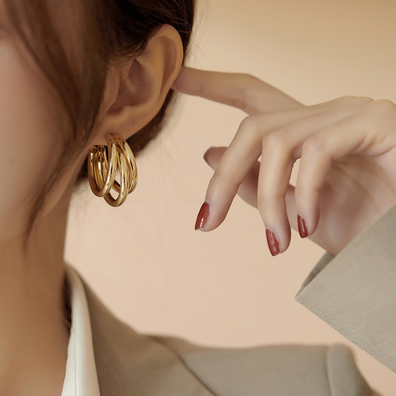 Anting Bulat Bahan Metal Gaya Retro Korea Untuk Wanita