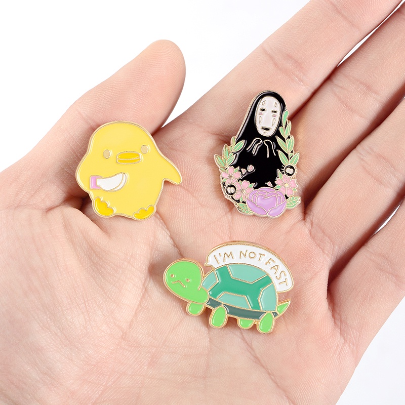 Bros Pin Enamel Bentuk Kartun Hewan Ayam No Face Man Turtle Warna Kuning Bahan Metal Untuk Koleksi