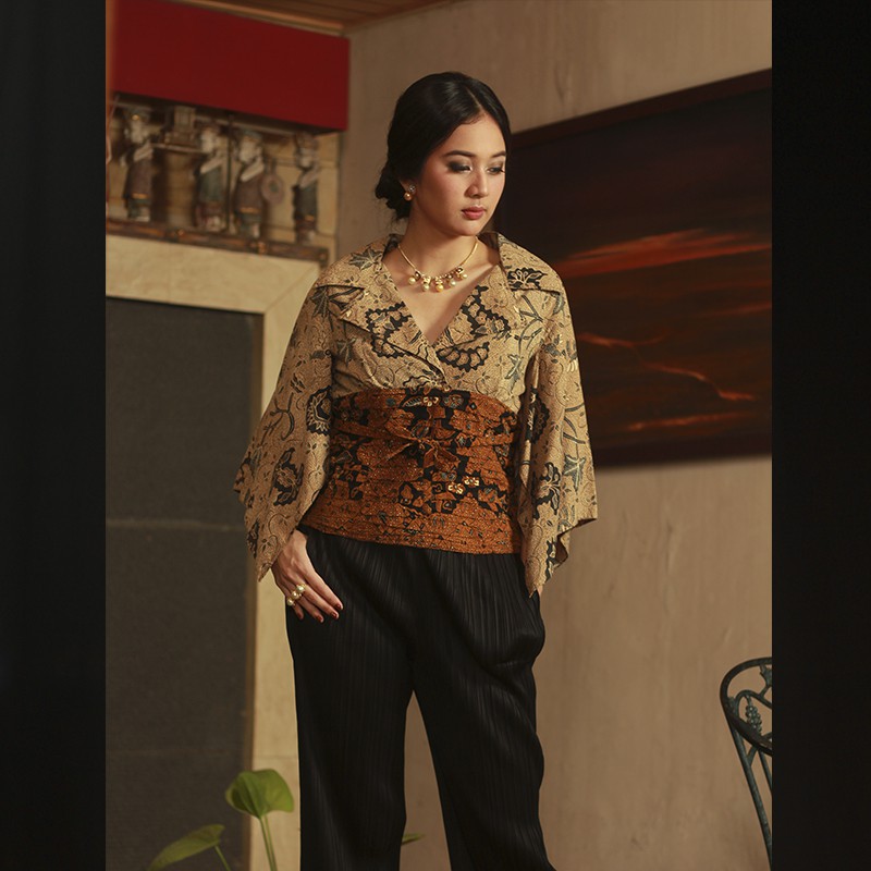 Kananga  Blouse Opnaisel