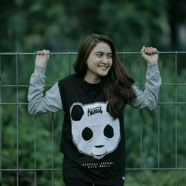 Kaos Distro Kickout Apparel