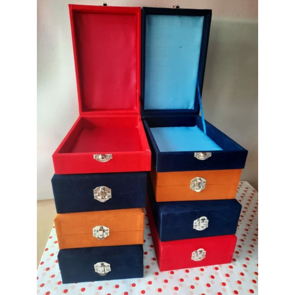 

BOX PLAKAT BLUDRU