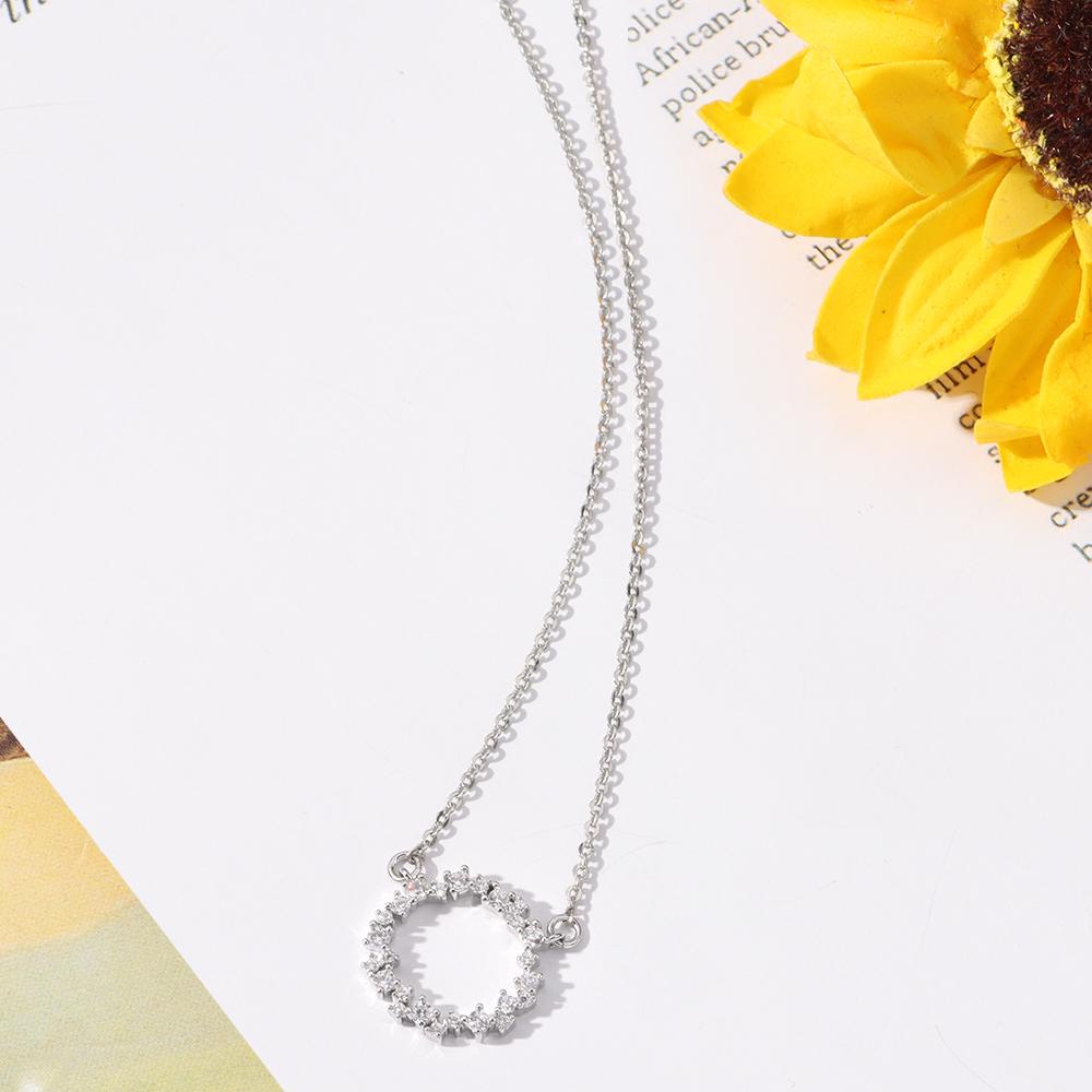 Kalung Rantai Silver Mewah Dengan Liontin Untuk Wanita