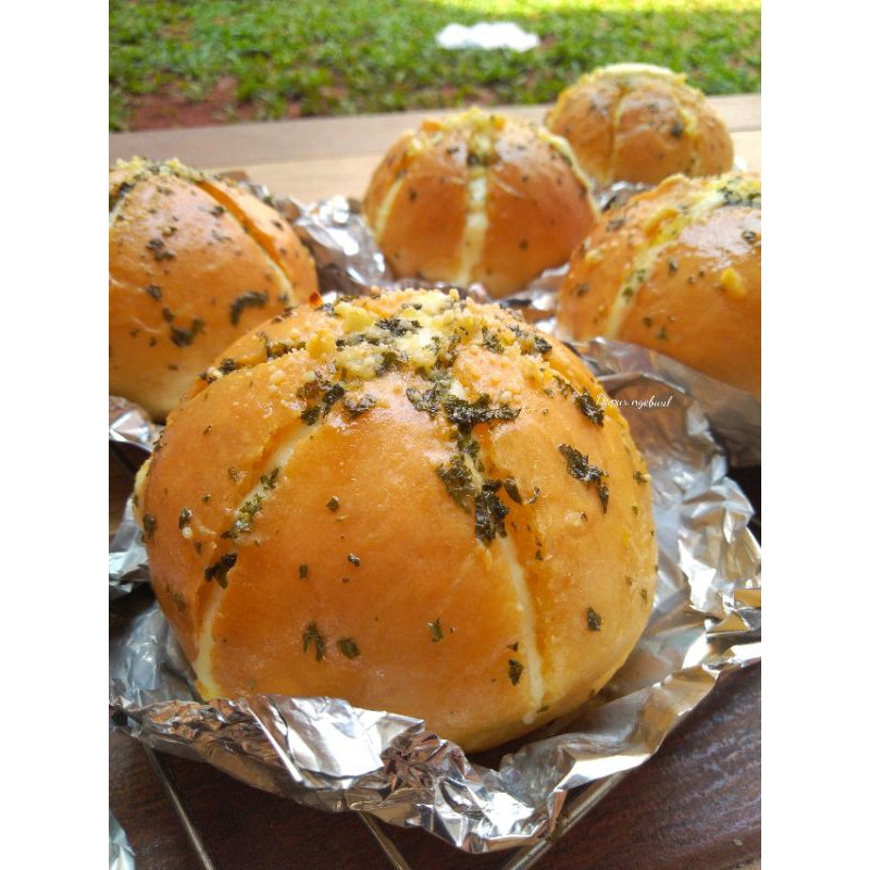 

Korean Cream Cheese Garlic Bread