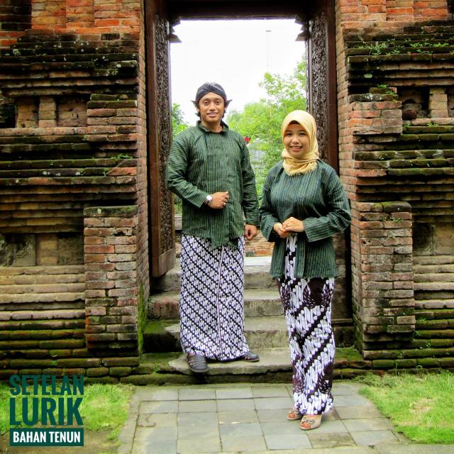 Couple Lurik Kebaya