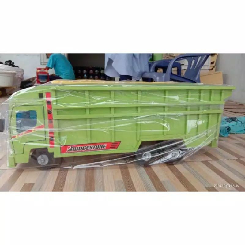 TRUK OLENG TRONTON WARNA HIJAU PUJA KESUMA,UKURAN BESAR,BAHAN KAYU BERKUALITAS
