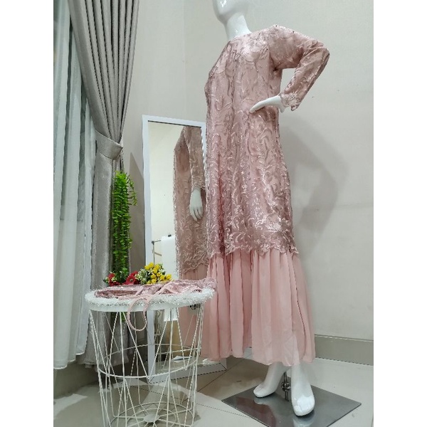 Bryan Fatimah Gamis Kebaya Brukat Tille Mutiara Z&amp;S Collection LD 110 120