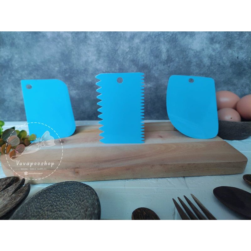 Scraper Plastik 3in1 / Scraper Kue isi 3pcs