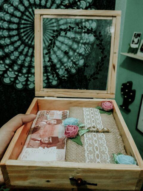 Kotak Mahar 2 Perhiasan Berbahan Kayu Palet