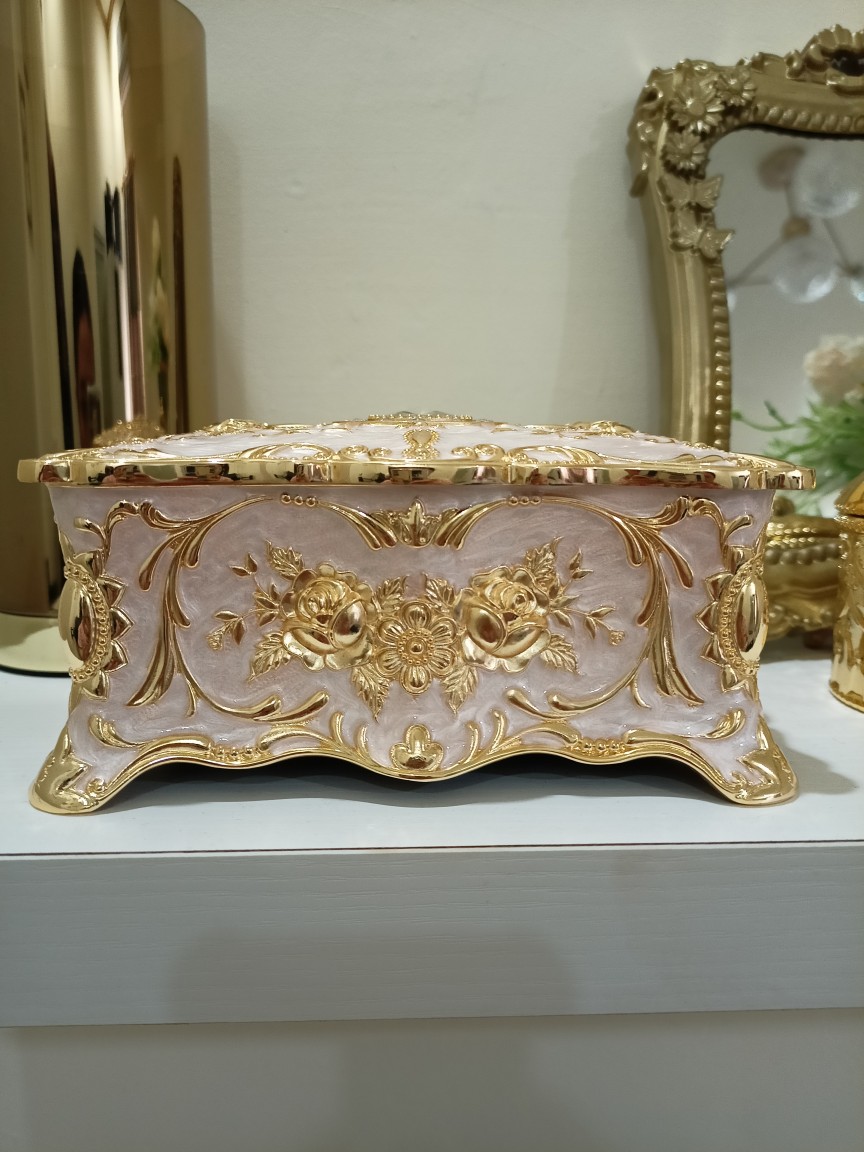 Kotak Perhiasan / Harta Karun