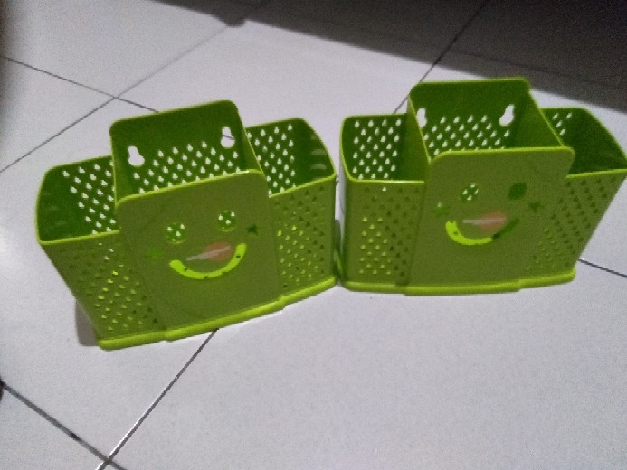 Tempat Sendok Dan Garpu Smile 3 Sekat Ts1083