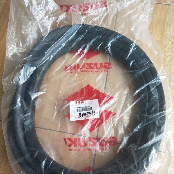 Karet kaca depan mobil suzuki jimny katana