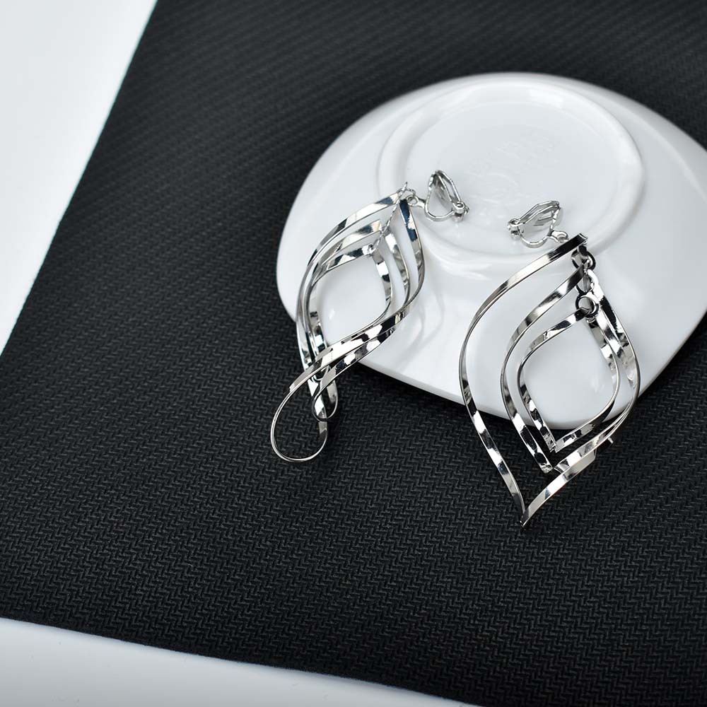 Anting Klip On Tanpa Tindik Desain Geometri Hollow Besar Untuk Wanita